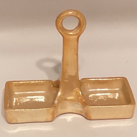 Salt and Pepper Shakers with Caddy Ware Orange 3.5" - Picture 3 of 4